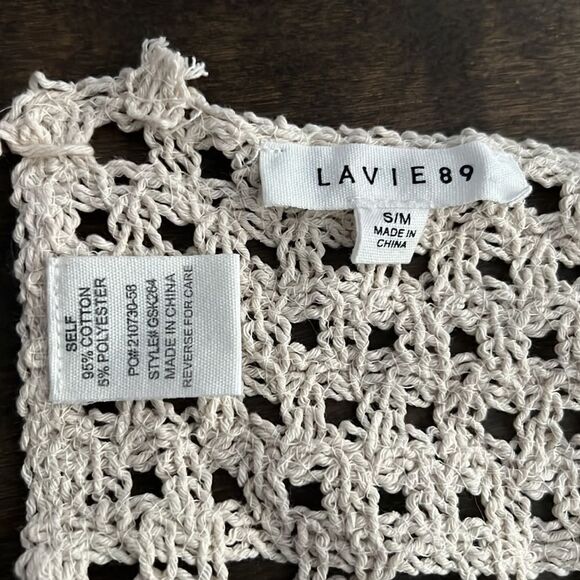La Vie 89  Crochet knit v neck crop top ivory white back tieSz- Small - Picture 11 of 12